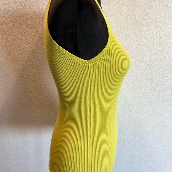 St. John Yellow Ribbed Fitted Tank Top - Picture 4 of 6